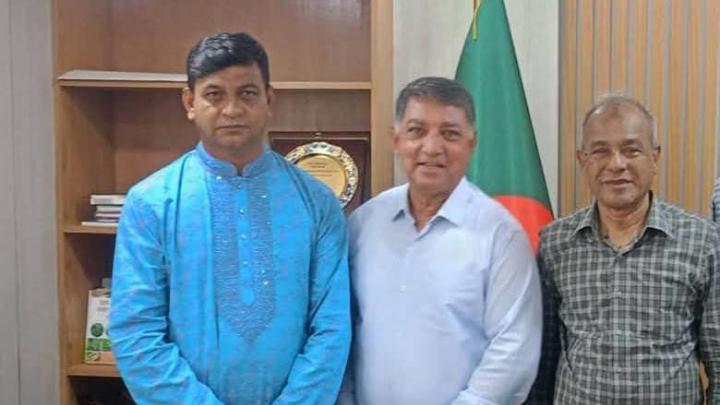 স্বরাষ্ট্র উপদেষ্টার সাথে সৌজন্য সাক্ষাৎ করেন কর্নেল (অবঃ) হারুনুর রশিদ খান